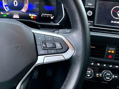 Used 2024 Volkswagen Jetta SE image 27