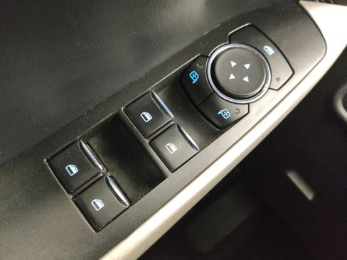 Used 2020 Ford Explorer XLT w/ Equipment Group 202A image 27