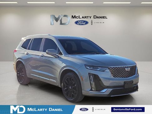 Used 2024 Cadillac XT6 Luxury image 1