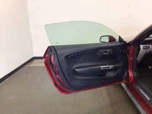 Used 2015 Ford Mustang GT Premium RWD image 8