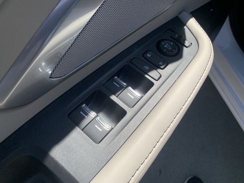 Used 2025 Acura RDX SH-AWD w/ Technology Package image 15