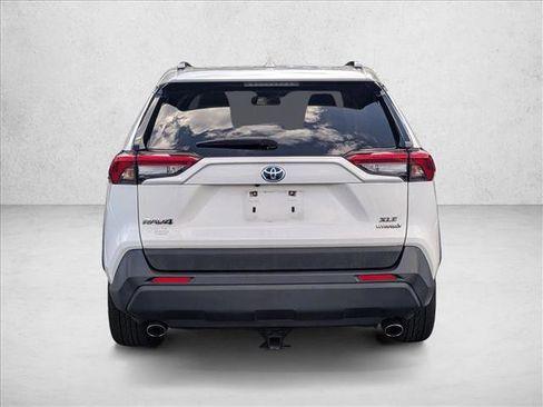 Used 2020 Toyota RAV4 XLE AWD/4WD image 6