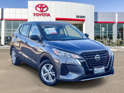 Used 2023 Nissan Kicks S image 1