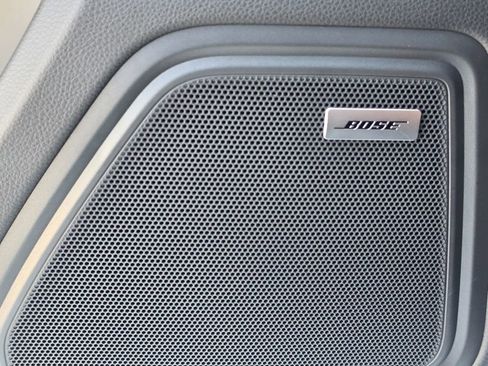 Certified 2025 Porsche Macan Turbo AWD/4WD image 20