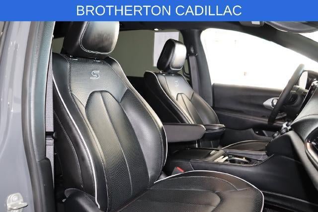 Used 2023 Chrysler Pacifica Limited w/ S Appearance Package FWD image 24