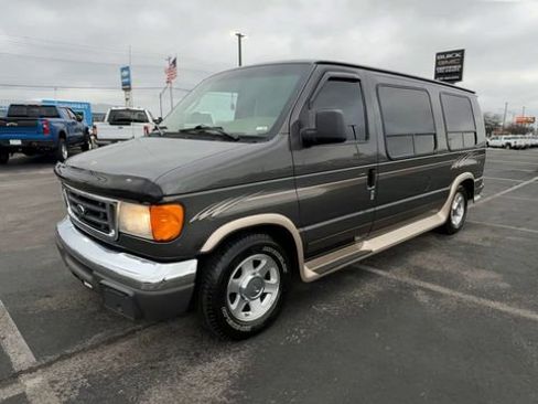 Used 2005 Ford E-150 and Econoline 150 image 4