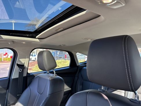 Used 2012 Ford Focus SEL image 9