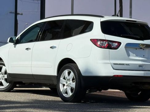 Used 2017 Chevrolet Traverse LT w/ Style and Technology Package AWD/4WD image 7