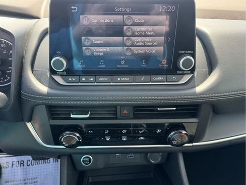 Used 2023 Nissan Rogue S AWD/4WD image 17