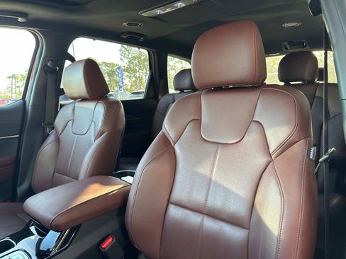 Used 2023 Kia Telluride EX w/ EX Captain's Chair Package image 21