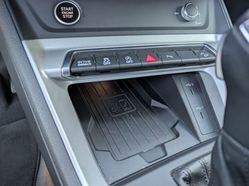 Used 2024 Audi Q3 2.0T Premium image 27