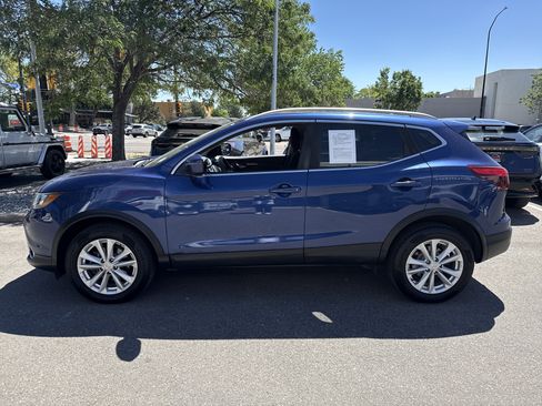 Used 2017 Nissan Rogue Sport SV w/ SV All-Weather Package AWD/4WD image 9