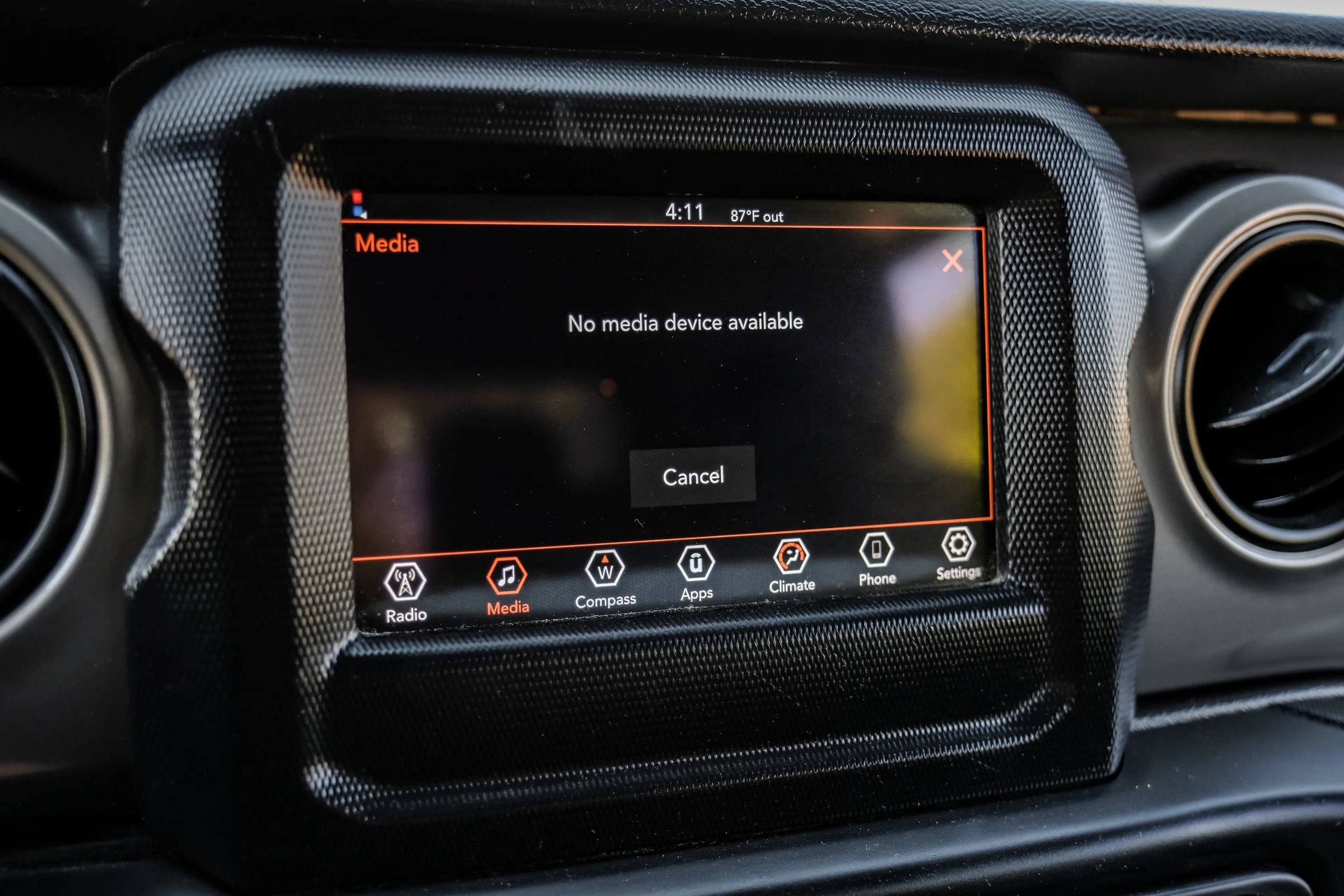 Used 2023 Jeep Gladiator Sport AWD/4WD image 38