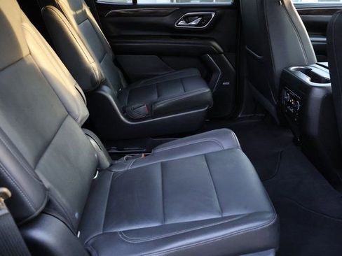 Used 2021 Chevrolet Tahoe LT w/ LT Signature Package image 16