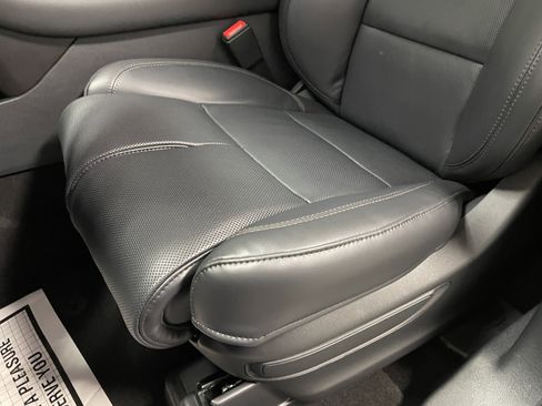 New 2025 Lincoln Aviator Reserve w/ Luxury Package image 23