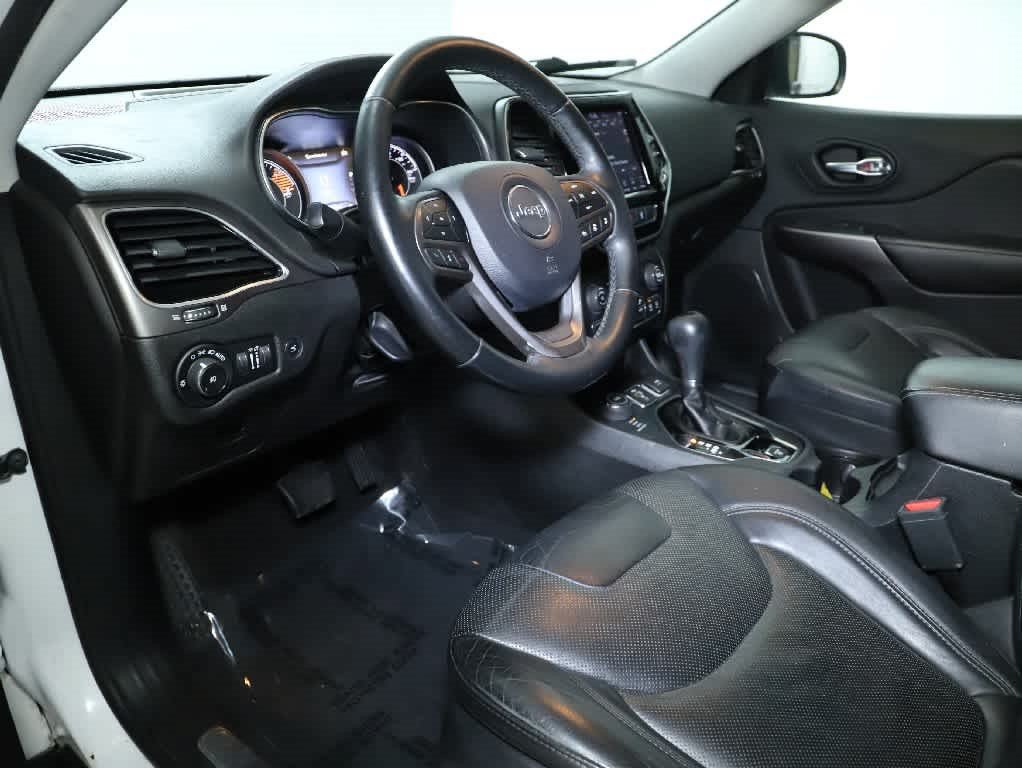 Used 2019 Jeep Cherokee Limited w/ Technology Group AWD/4WD image 17