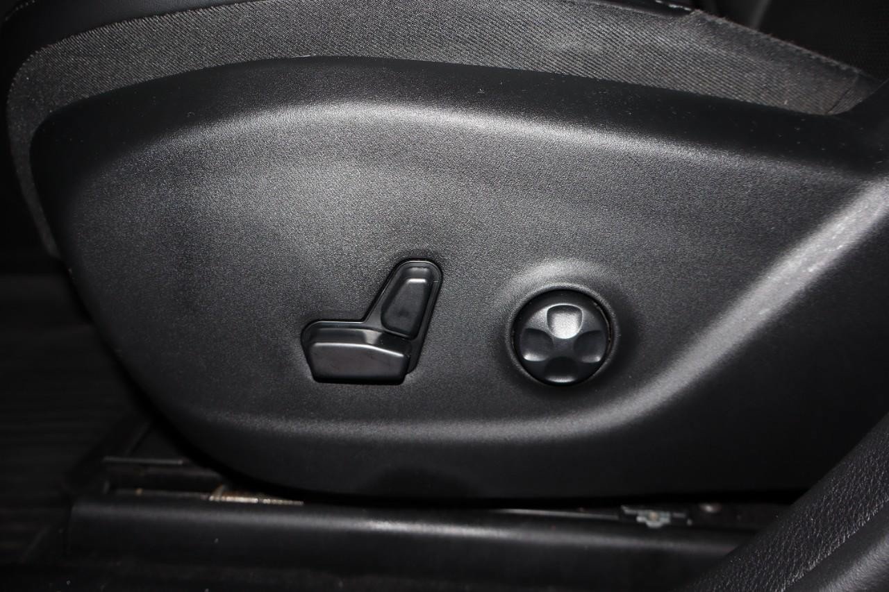 Used 2019 Jeep Cherokee Limited AWD/4WD image 11