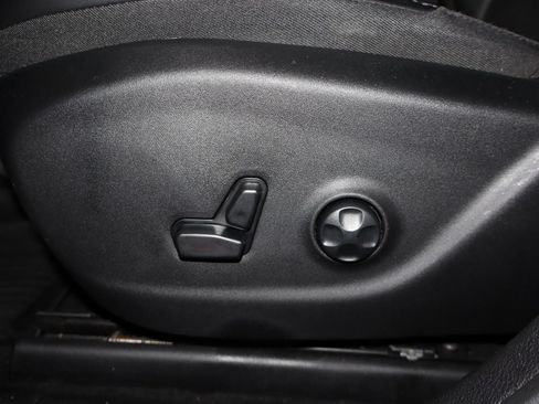 Used 2019 Jeep Cherokee Limited AWD/4WD image 11