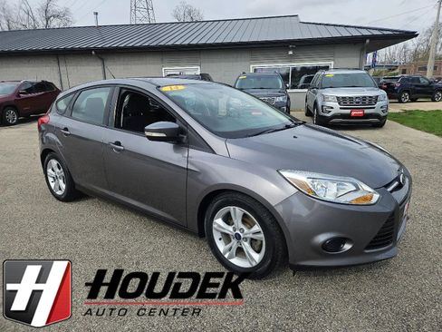 Used 2014 Ford Focus SE image 1
