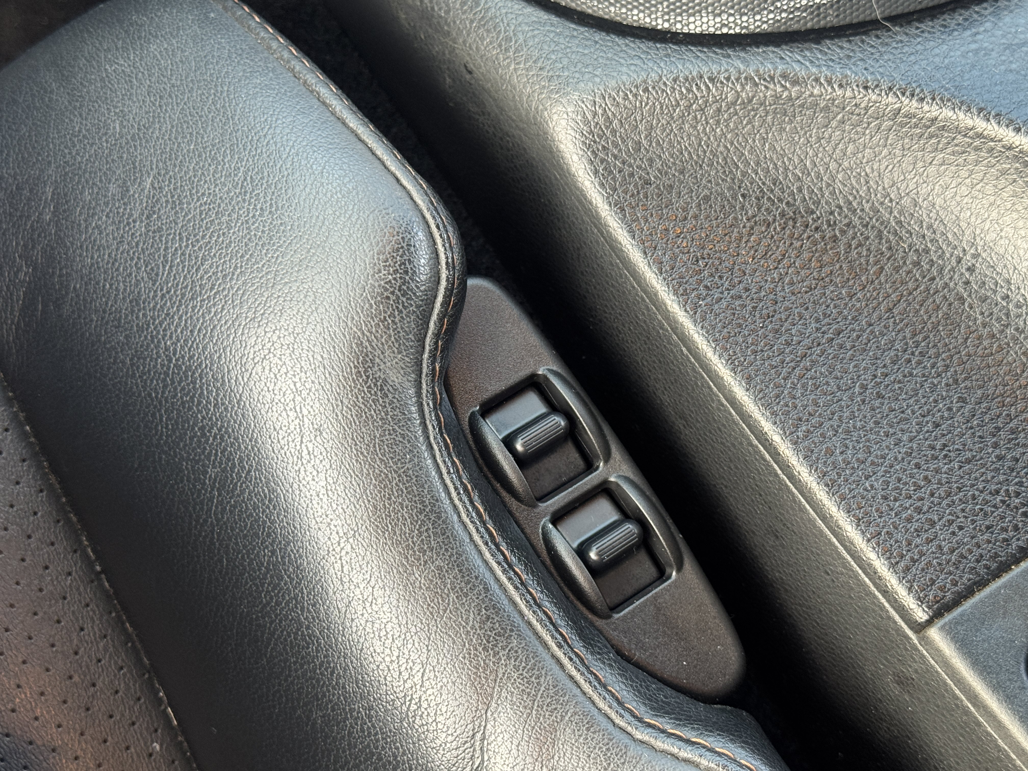 Used 2006 Nissan 350Z Touring RWD image 26