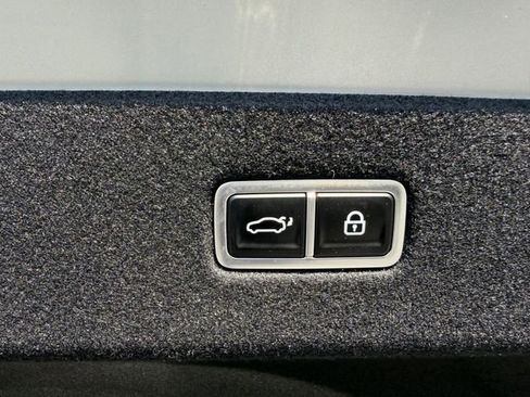 Used 2024 Hyundai Ioniq 6 SE RWD image 36