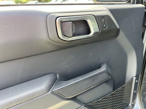 New 2025 Ford Bronco Badlands image 15