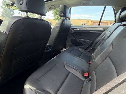 Used 2015 Volkswagen Golf S FWD image 11