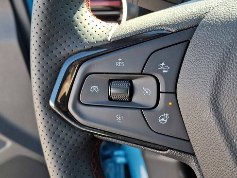 Used 2025 Chevrolet Trax RS w/ Driver Confidence Package image 20