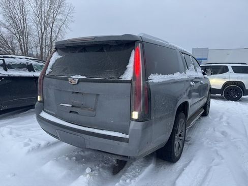 Used 2019 Cadillac Escalade ESV Luxury w/ Escalade Sport Edition image 11