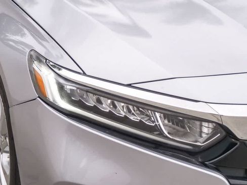 Used 2018 Honda Accord LX image 4