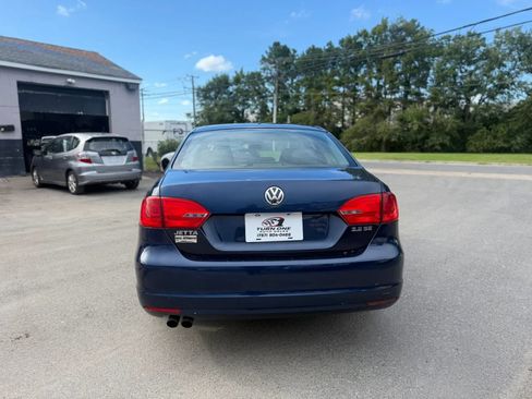 Used 2012 Volkswagen Jetta SE FWD image 4