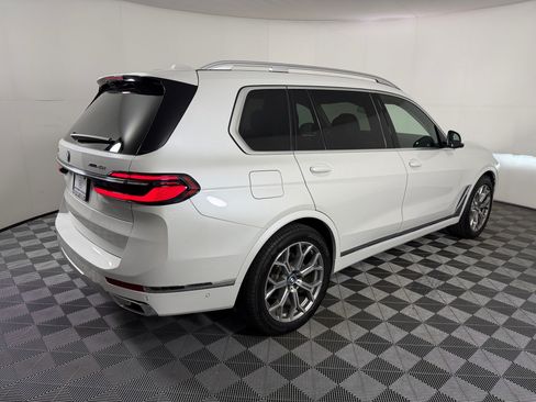 Used 2026 BMW X7 xDrive40i w/ Premium Package AWD/4WD image 9