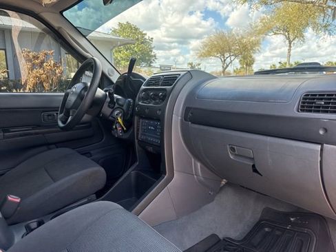 Used 2004 Nissan Frontier XE w/ (VTP) Value Truck Pkg image 10