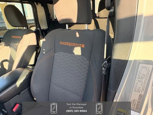 Used 2023 Jeep Gladiator Mojave w/ Cold Weather Group image 28