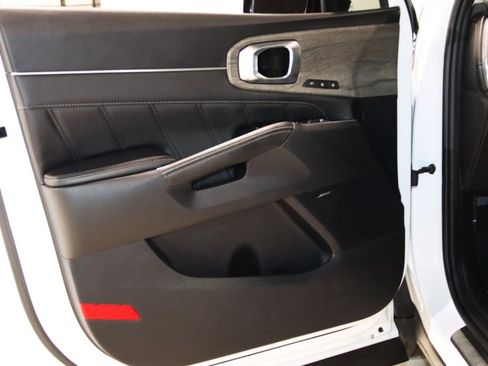 Used 2023 Kia Sorento SX Prestige image 37