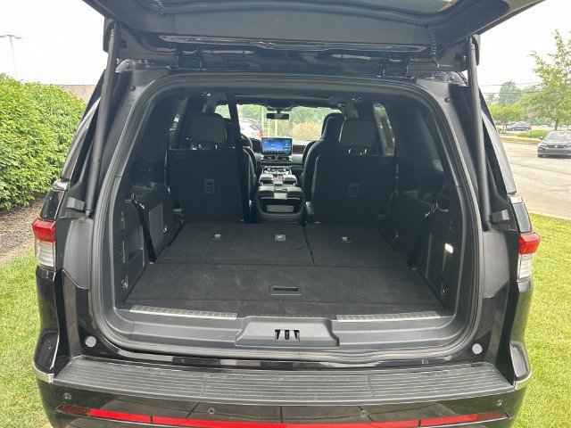 Used 2022 Lincoln Navigator Reserve AWD/4WD image 12