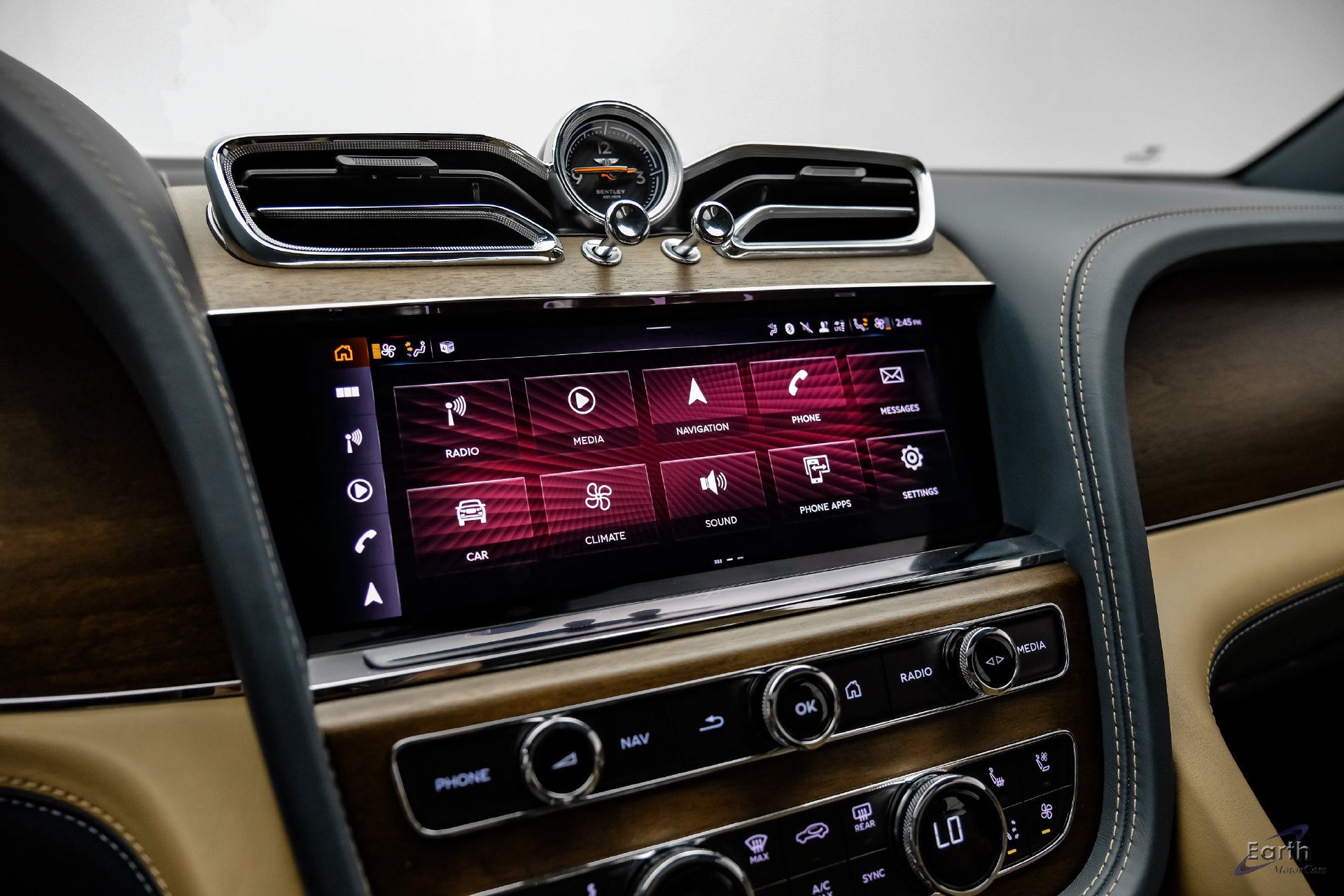 Used 2023 Bentley Bentayga Extended Wheelbase AWD/4WD image 73
