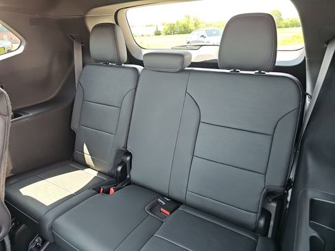 Used 2025 Buick Enclave Sport Touring w/ Super Cruise Package FWD image 26