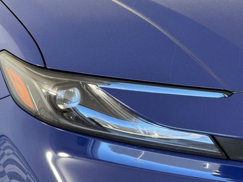 Used 2025 Toyota Camry LE image 11