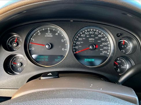 Used 2014 Chevrolet Suburban LTZ image 25