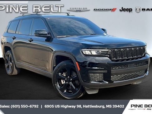 Used 2021 Jeep Grand Cherokee L Laredo image 1