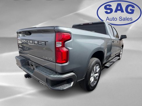 Used 2019 Chevrolet Silverado 1500 Custom w/ Custom Value Package image 3