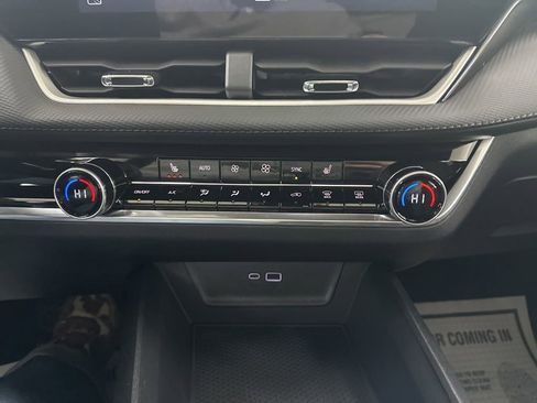 New 2026 Chevrolet Equinox LT w/ Convenience Package II image 40