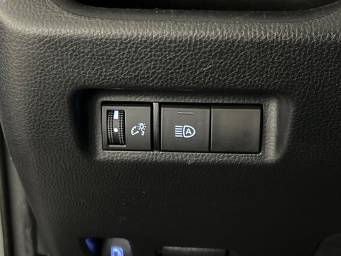 Used 2022 Toyota RAV4 XLE image 33