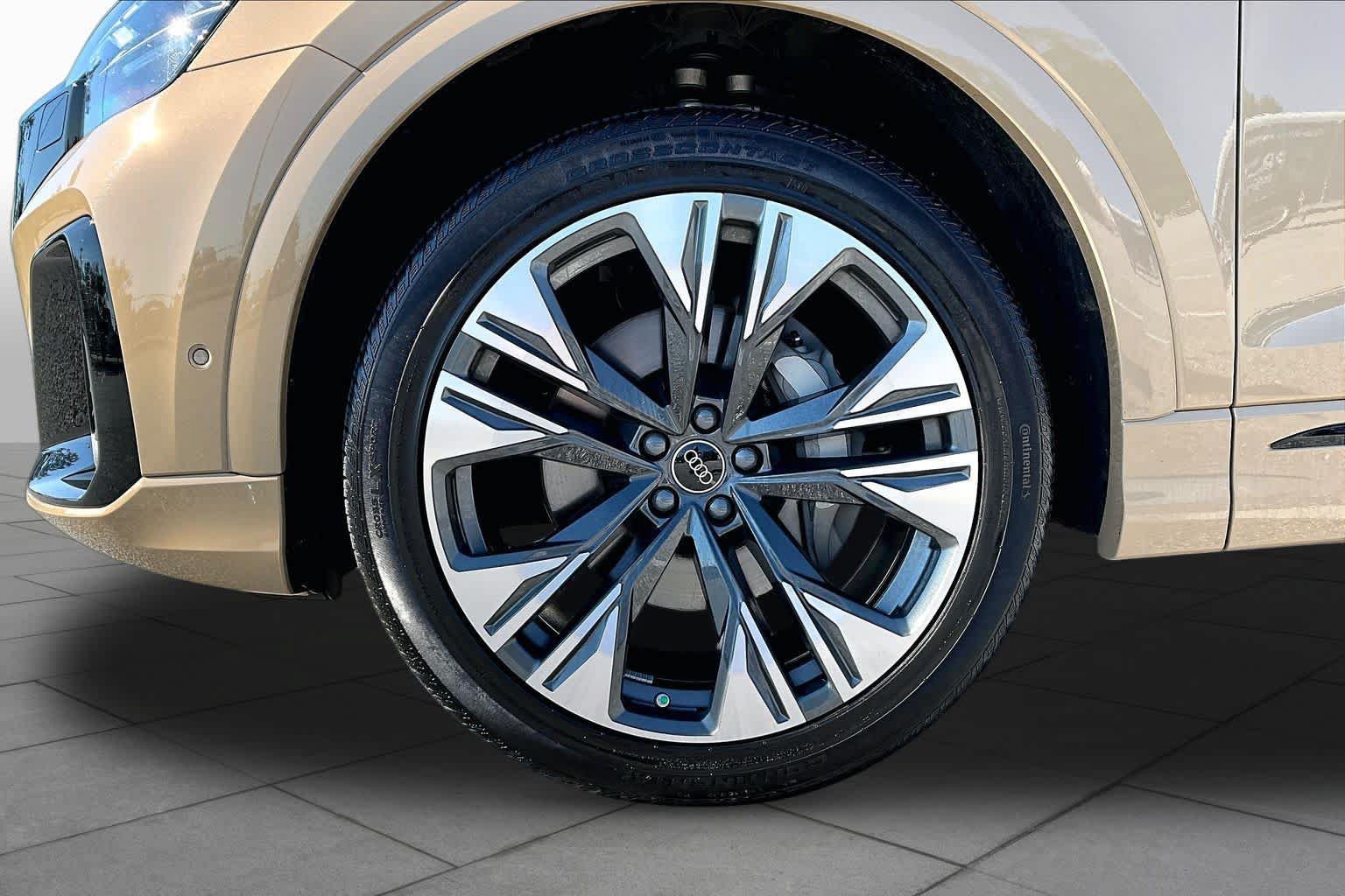 Used 2025 Audi Q8 Premium Plus AWD/4WD image 11