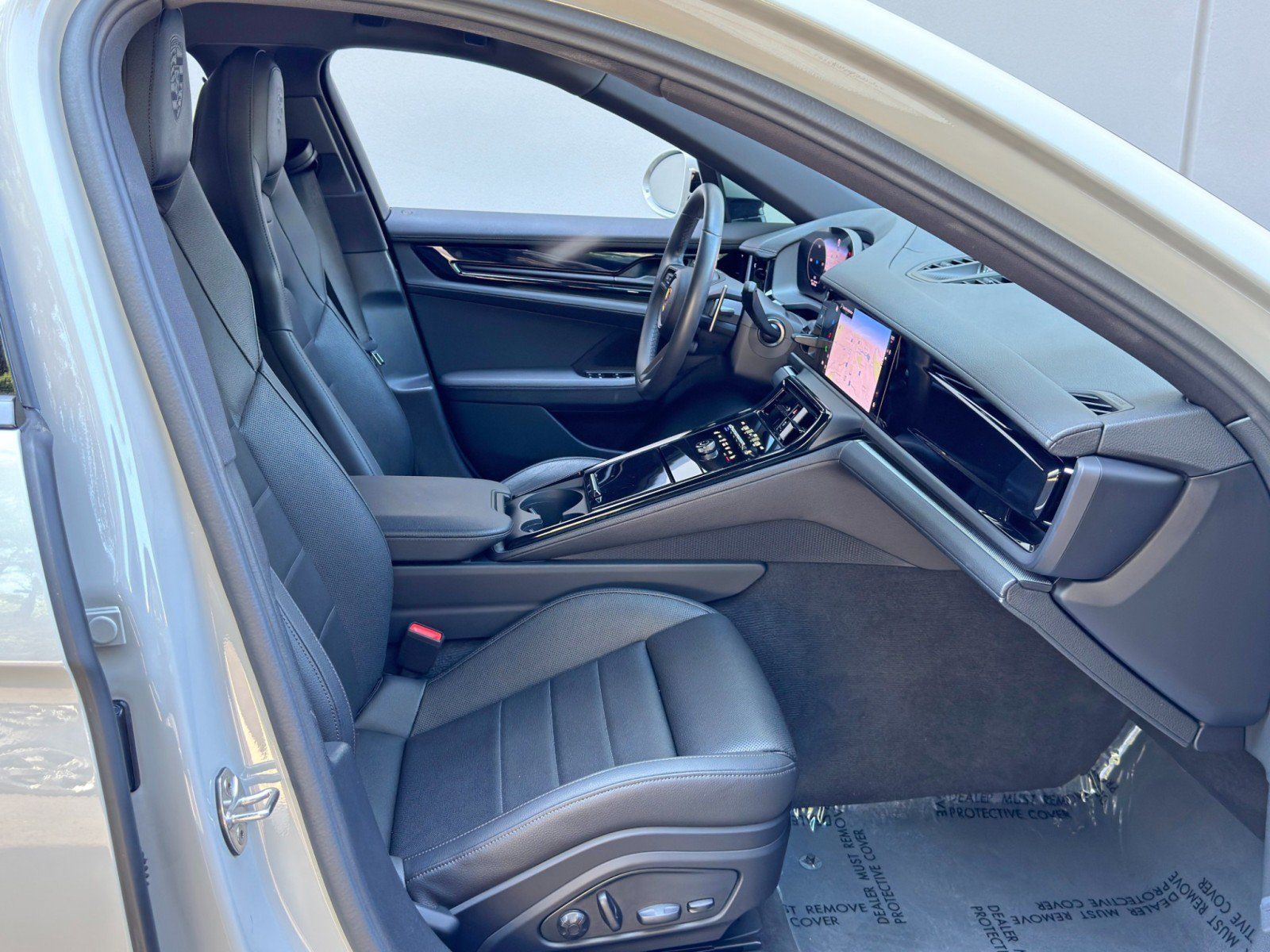 Used 2025 Porsche Panamera image 15