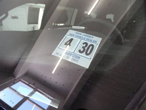 Certified 2025 Jeep Wagoneer Base image 24