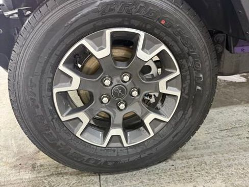 New 2026 Jeep Gladiator Sahara image 9