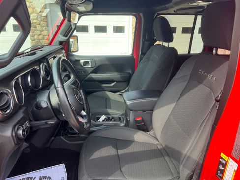 Used 2020 Jeep Wrangler Unlimited Sahara image 12