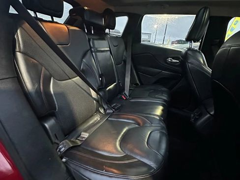 Used 2016 Jeep Cherokee Trailhawk w/ Leather Interior Group image 12